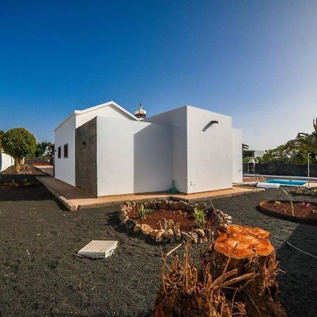 Agradable Y Familiar Con Piscina Casa Inima Villa Playa Blanca Dış mekan fotoğraf