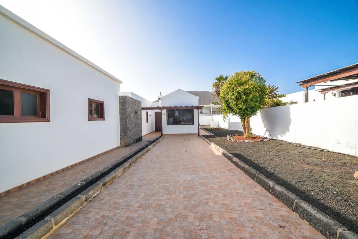 Agradable Y Familiar Con Piscina Casa Inima Villa Playa Blanca Dış mekan fotoğraf