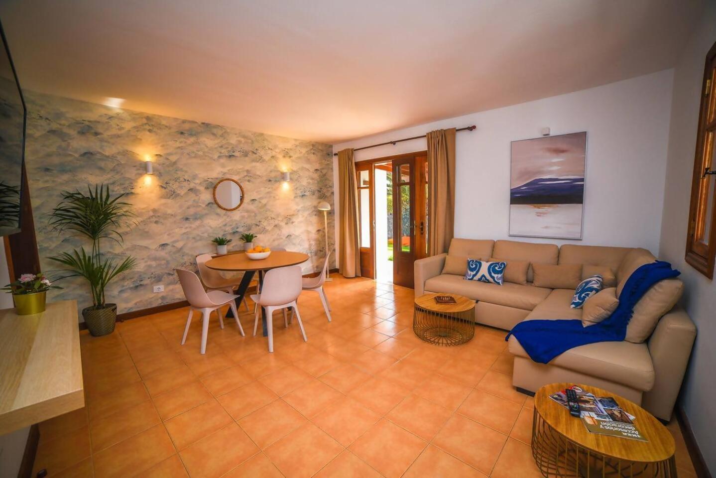 Agradable Y Familiar Con Piscina Casa Inima Villa Playa Blanca Dış mekan fotoğraf